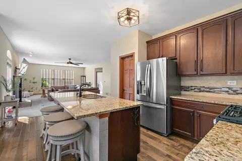 Kitchen - 1871 Cooper Ln, Algonquin, IL 60102 photo 1 of 6