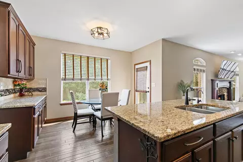 Kitchen - 1871 Cooper Ln, Algonquin, IL 60102 photo 4 of 6