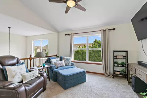 Living - 1871 Cooper Ln, Algonquin, IL 60102 photo 4 of 4