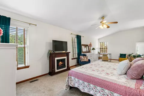 Bedroom - 1871 Cooper Ln, Algonquin, IL 60102 photo 1 of 6