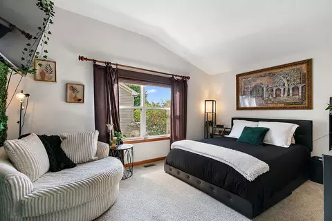 Bedroom - 1871 Cooper Ln, Algonquin, IL 60102 photo 5 of 6
