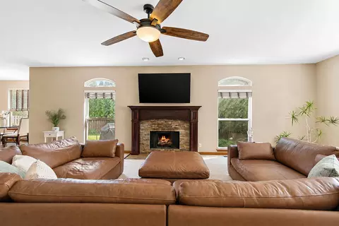 Living - 1871 Cooper Ln, Algonquin, IL 60102 photo 1 of 4