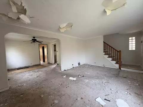 Living - 8545 S Euclid Ave, Chicago, IL 60617 photo 4 of 8