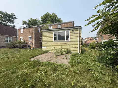 Exterior - 8545 S Euclid Ave, Chicago, IL 60617 photo 2 of 4