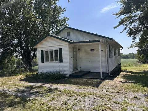 23780 Carlyle Rd, Thompsonville, IL 62890