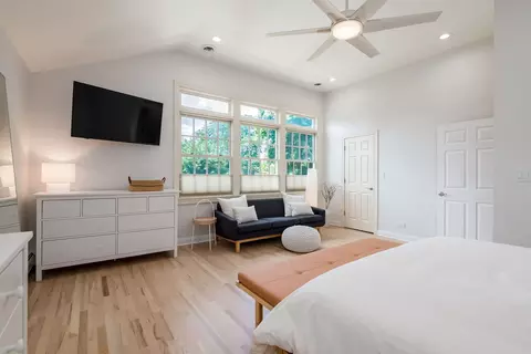 Bedroom - 324 N Highview Ave, Elmhurst, IL 60126 photo 2 of 2