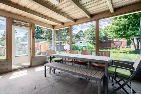 Exterior - 324 N Highview Ave, Elmhurst, IL 60126 photo 6 of 7
