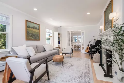 Living - 324 N Highview Ave, Elmhurst, IL 60126 photo 1 of 2