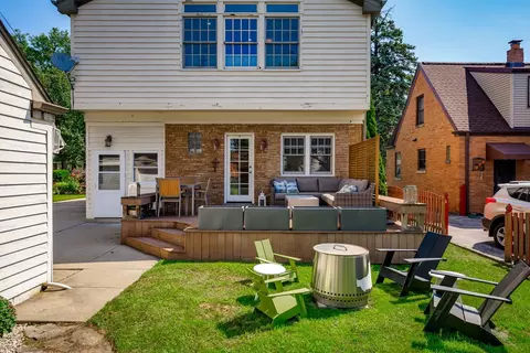 Exterior - 324 N Highview Ave, Elmhurst, IL 60126 photo 4 of 7