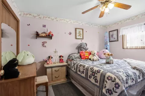 Bedroom - 7060 Jacobs Rd, Macon, IL 62544 photo 5 of 5