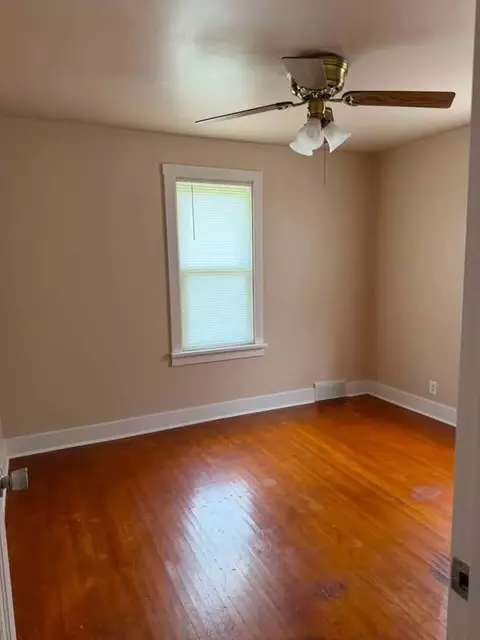 Bedroom - 708 Henry St, Peru, IL 61354 photo 1 of 2