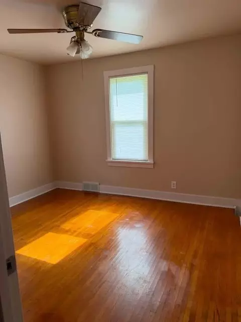 Bedroom - 708 Henry St, Peru, IL 61354 photo 2 of 2