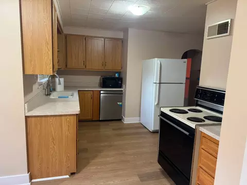 Kitchen - 708 Henry St, Peru, IL 61354 photo 1 of 2