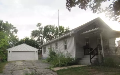 610 Barry Rd, Rockford, IL 61109