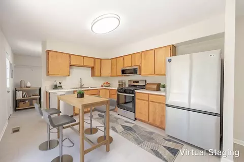 465 Westview St, Hoffman Estates, IL 60169 photo 4