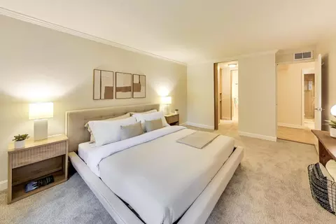 Bedroom - 201 E Chestnut St #3A, Chicago, IL 60611 photo 3 of 3