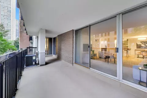 Exterior - 201 E Chestnut St #3A, Chicago, IL 60611 photo 6 of 10