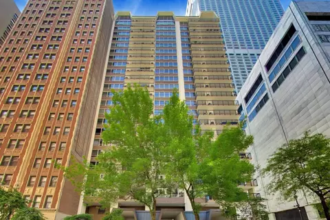 Exterior - 201 E Chestnut St #3A, Chicago, IL 60611 photo 10 of 10