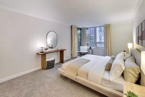 Bedroom - 201 E Chestnut St #3A, Chicago, IL 60611 photo 2 of 3