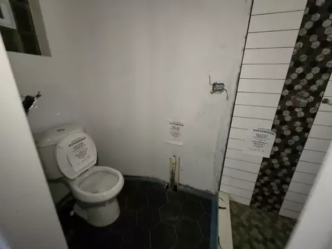 Bath - 11420-11422 S Champlain Ave, Chicago, IL 60628 photo 3 of 4