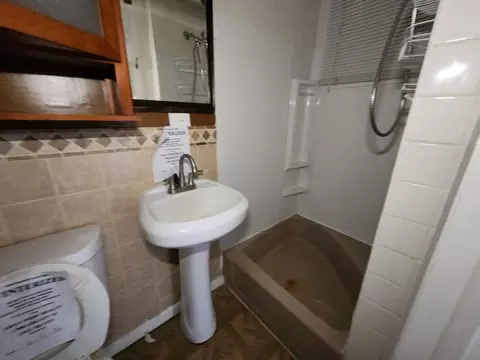 Bath - 11420-11422 S Champlain Ave, Chicago, IL 60628 photo 4 of 4