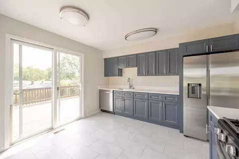 Kitchen - 1795 Kent Rd, Hoffman Estates, IL 60169 photo 1 of 3