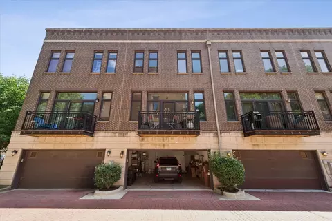 Exterior - 2906 N Paulina St #13, Chicago, IL 60657 photo 6 of 6
