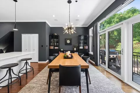 Dining - 2906 N Paulina St #13, Chicago, IL 60657 photo 4 of 5