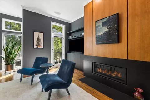 Living - 2906 N Paulina St #13, Chicago, IL 60657 photo 4 of 5