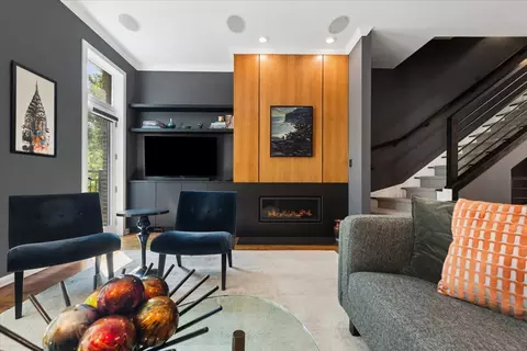 Living - 2906 N Paulina St #13, Chicago, IL 60657 photo 5 of 5