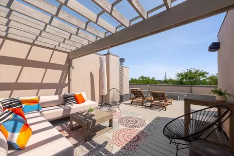 Exterior - 2906 N Paulina St #13, Chicago, IL 60657 photo 4 of 6
