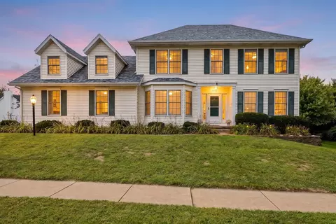 4816 Norfolk Pl, Bettendorf, IA 52722