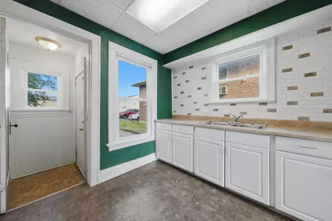 Entry Way - 415 Normal Rd, Dekalb, IL 60115 photo 2 of 3