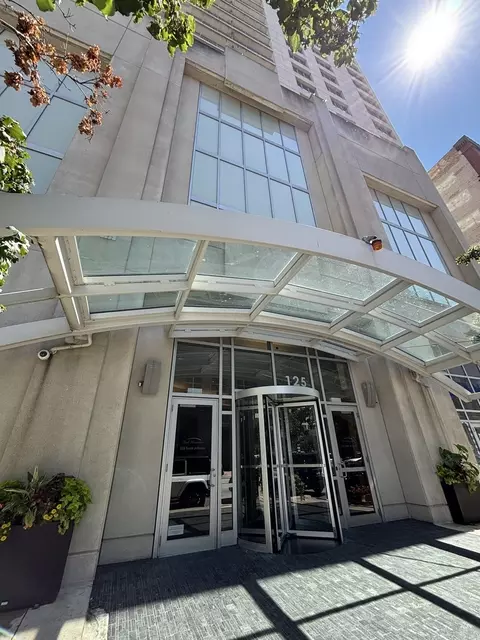 125 S Jefferson St #2206, Chicago, IL 60661