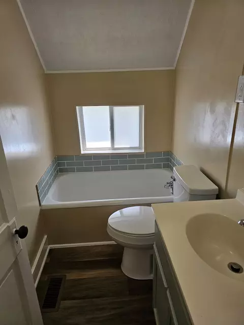 Bath - 401 NE 3rd St, Aledo, IL 61231 photo 2 of 2