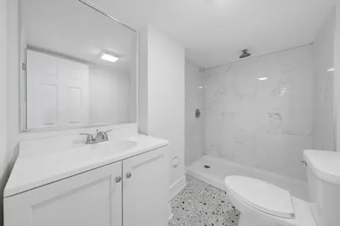 Bath - 531 Algonquin St, Joliet, IL 60432 photo 2 of 2