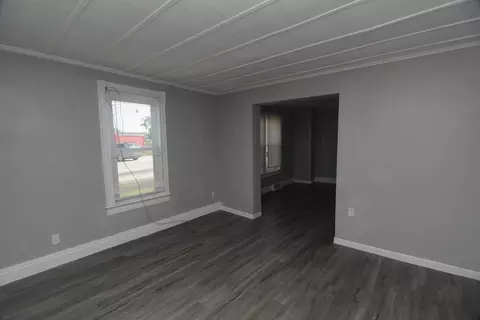 Living - 1802 13th St, Viola, IL 61486 photo 3 of 4