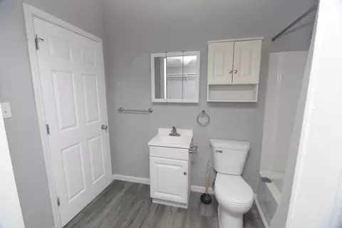 Bath - 1802 13th St, Viola, IL 61486 photo 3 of 3