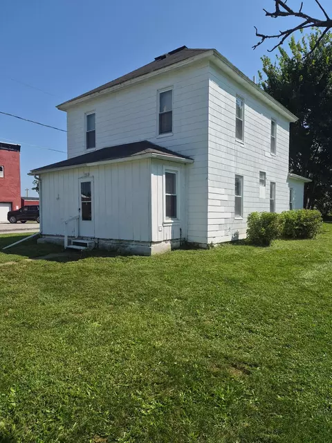 Exterior - 1802 13th St, Viola, IL 61486 photo 1 of 1
