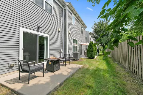 Exterior - 2515 Geranium Way #19-2, Rolling Meadows, IL 60008 photo 3 of 3