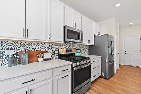 Kitchen - 2515 Geranium Way #19-2, Rolling Meadows, IL 60008 photo 4 of 7