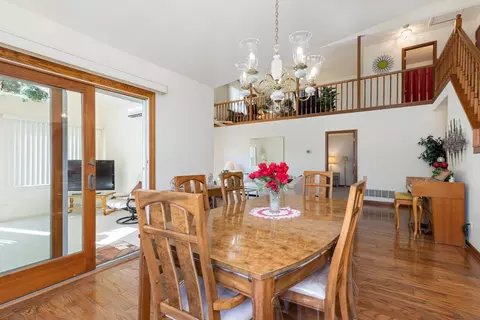 Dining - 21000 W Hazelnut Ln, Plainfield, IL 60544 photo 2 of 4