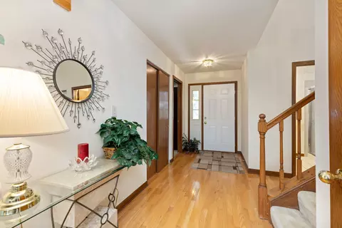 Entry Way - 21000 W Hazelnut Ln, Plainfield, IL 60544 photo 2 of 2