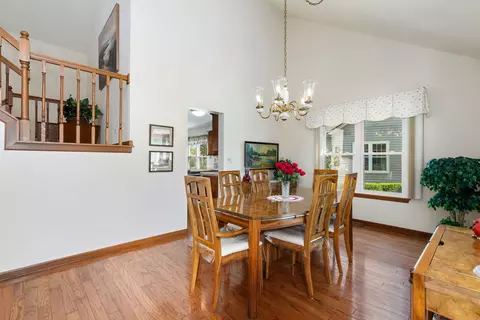 Dining - 21000 W Hazelnut Ln, Plainfield, IL 60544 photo 3 of 4