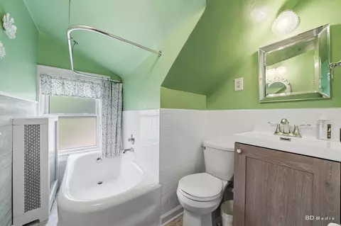 Bath - 4243 150th St, Midlothian, IL 60445 photo 2 of 3