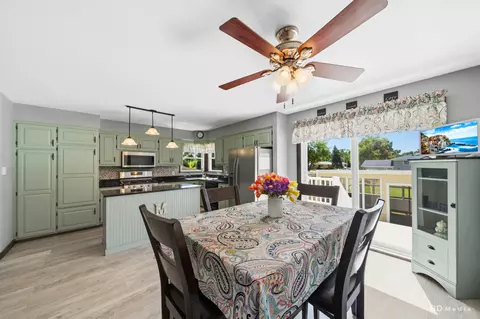 Dining - 4243 150th St, Midlothian, IL 60445 photo 1 of 2