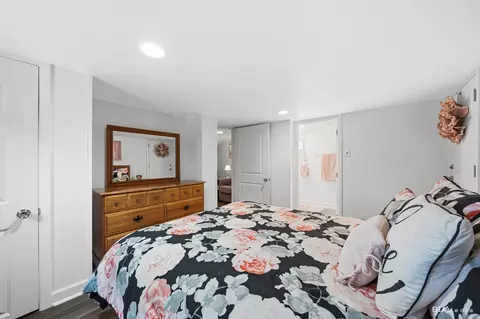Bedroom - 4243 150th St, Midlothian, IL 60445 photo 6 of 6