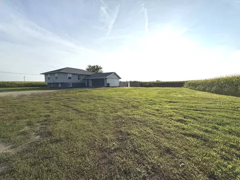 Exterior - 909 Harmon Rd, Harmon, IL 61042 photo 6 of 8