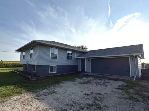 Exterior - 909 Harmon Rd, Harmon, IL 61042 photo 2 of 8