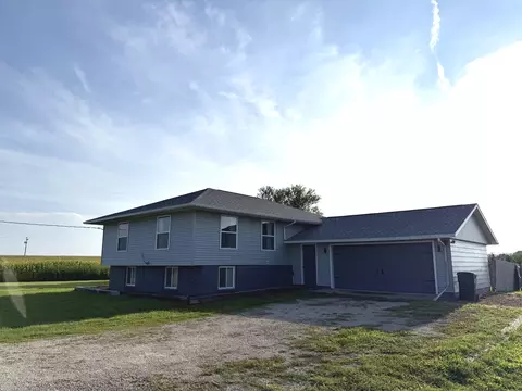 Exterior - 909 Harmon Rd, Harmon, IL 61042 photo 4 of 8